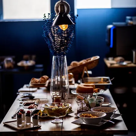 Bossa & Bed بيت شباب