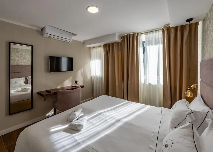 Bossa & Bed Hostal *