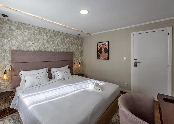 Hostal Bossa & Bed *