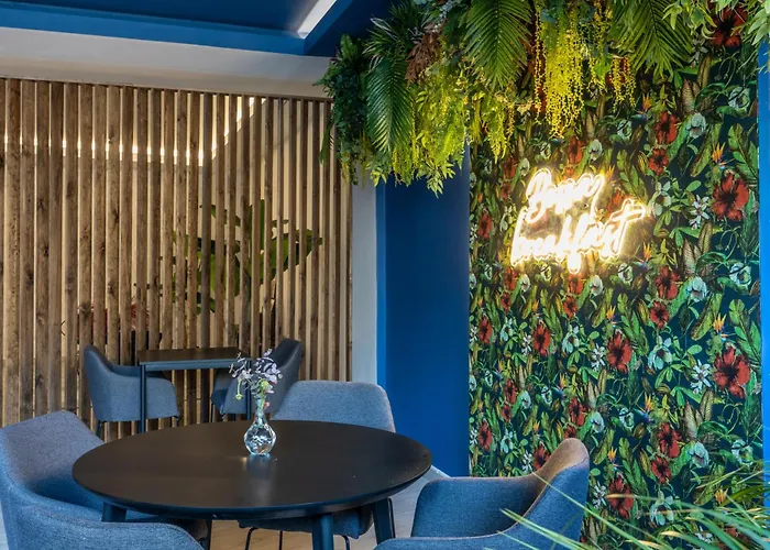 Bossa & Bed Hostel *